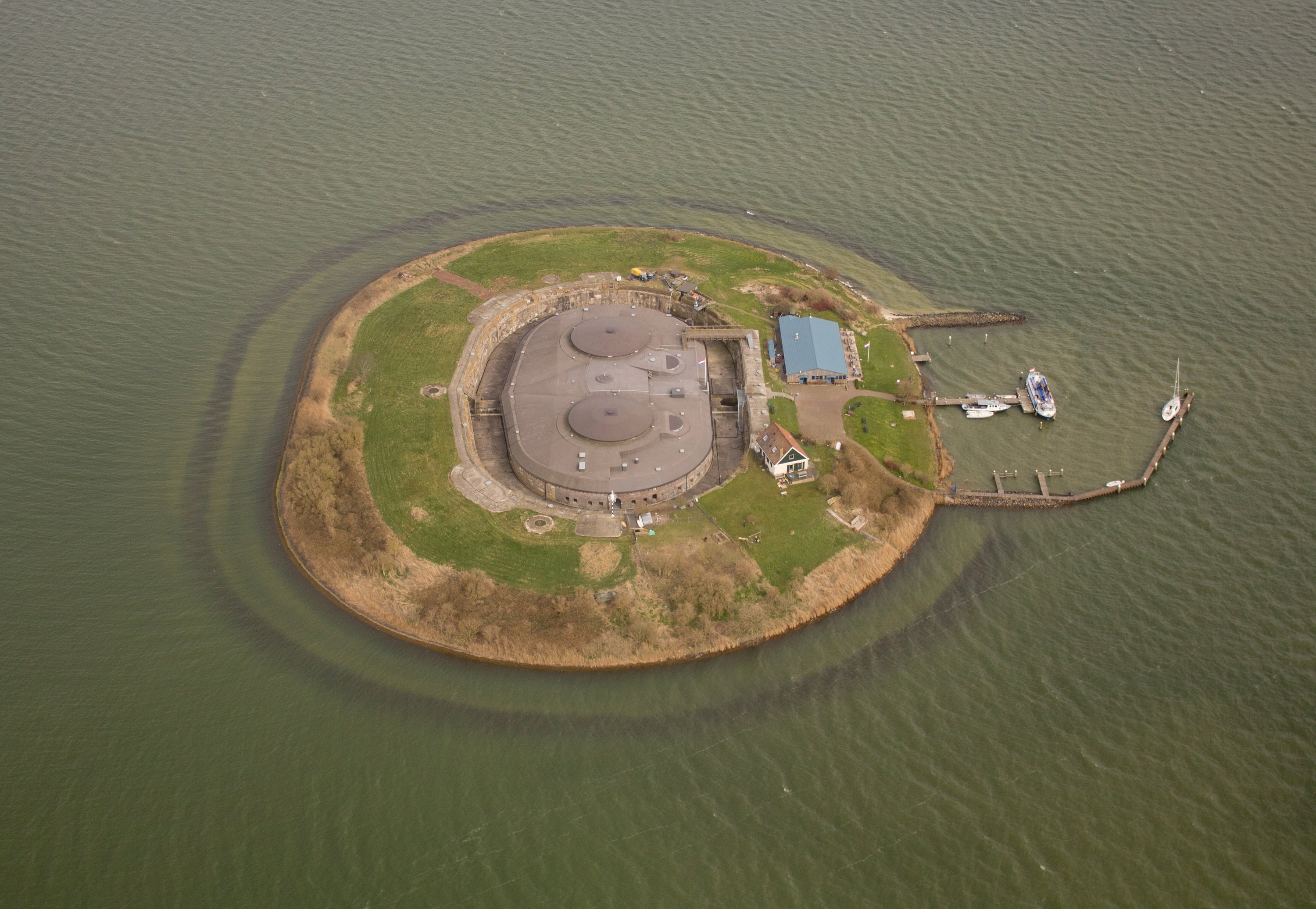 https://mdw-travel-data-us-east-1.s3.amazonaws.com/img/country/Netherlands/Forteiland-Pampus/img_02.jpg