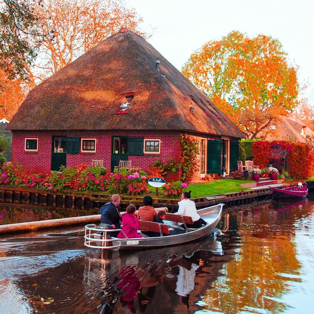 https://mdw-travel-data-us-east-1.s3.amazonaws.com/img/country/Netherlands/Giethoorn/img_01.jpg