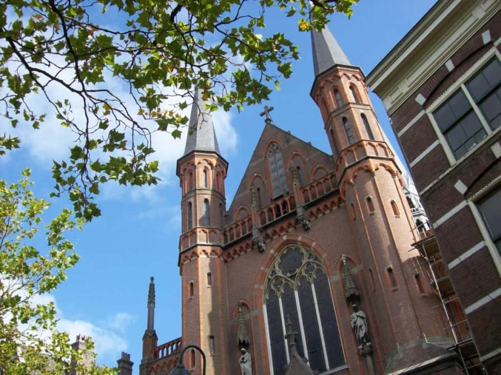 https://mdw-travel-data-us-east-1.s3.amazonaws.com/img/country/Netherlands/Gouwekerk/img_00.jpg