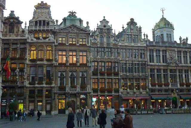 https://mdw-travel-data-us-east-1.s3.amazonaws.com/img/country/Netherlands/Grote-Markt/img_03.jpg