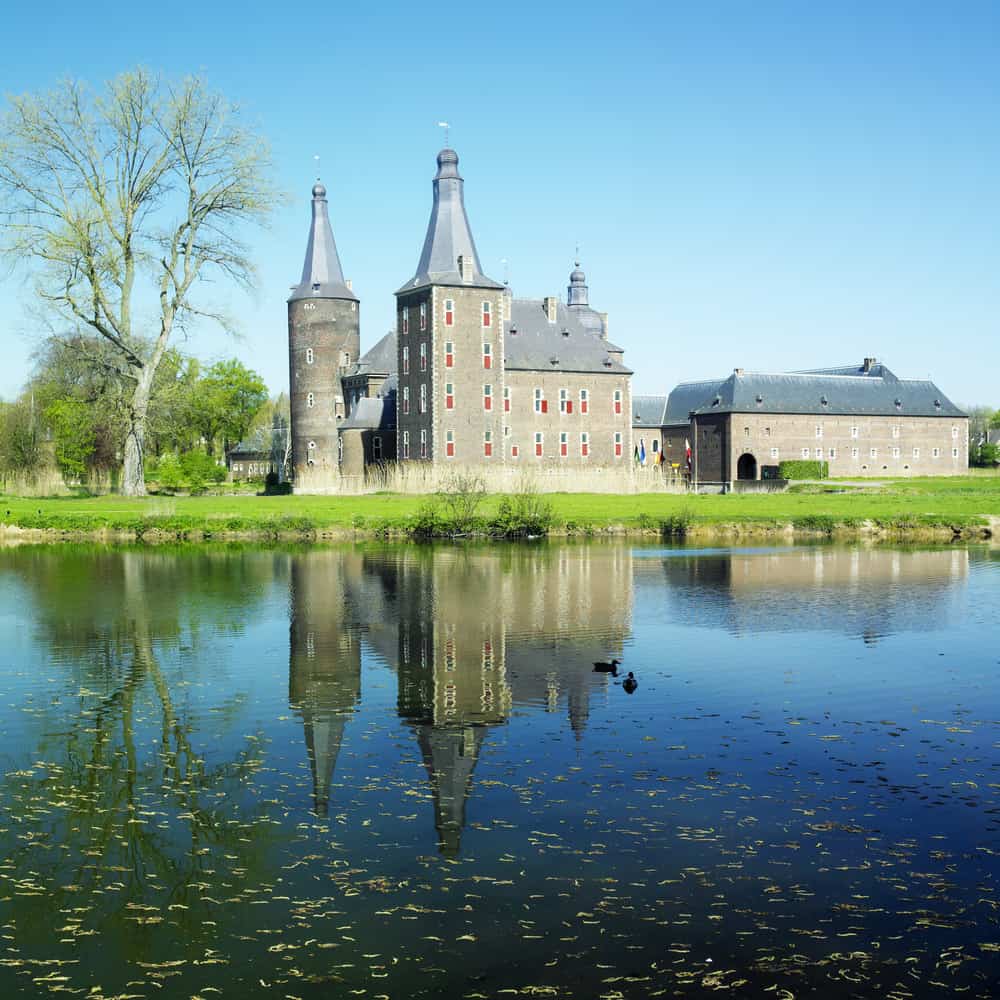 https://mdw-travel-data-us-east-1.s3.amazonaws.com/img/country/Netherlands/Hedel-Castle/img_01.jpg