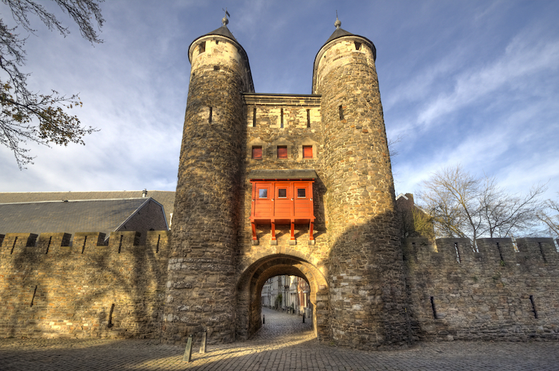 https://mdw-travel-data-us-east-1.s3.amazonaws.com/img/country/Netherlands/Helpoort/img_02.jpg