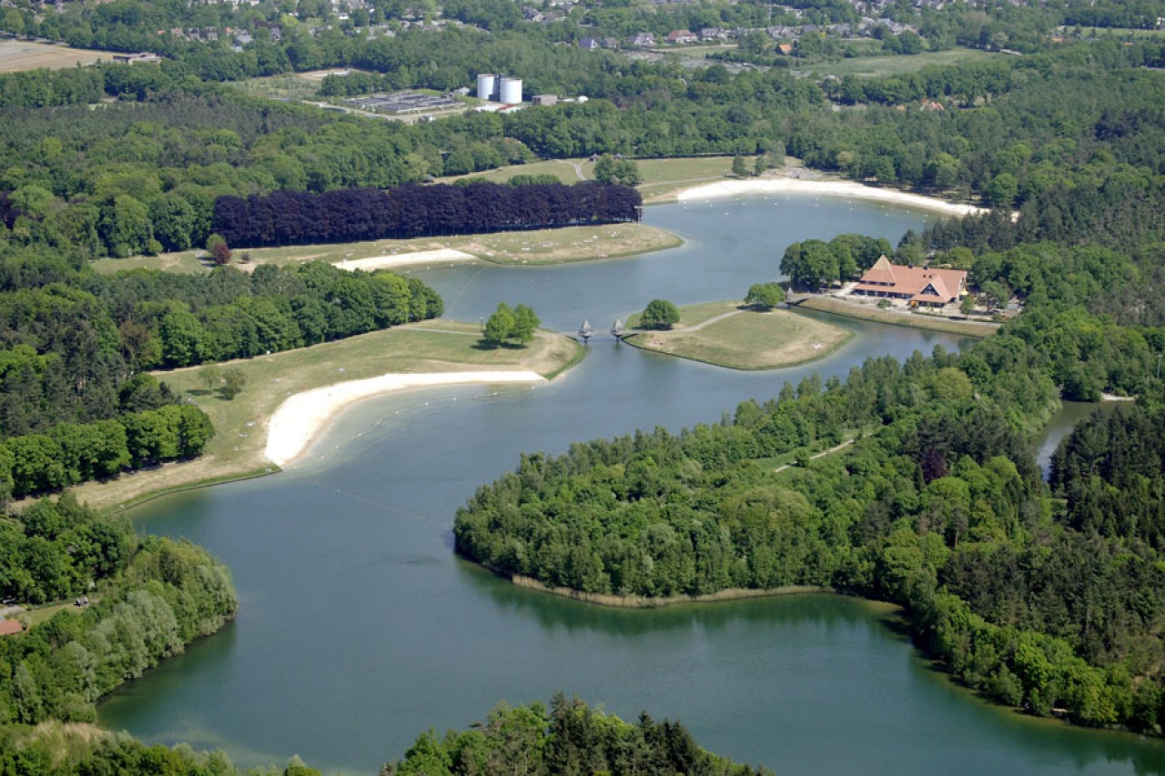 https://mdw-travel-data-us-east-1.s3.amazonaws.com/img/country/Netherlands/Het-Hulsbeek/img_00.jpg