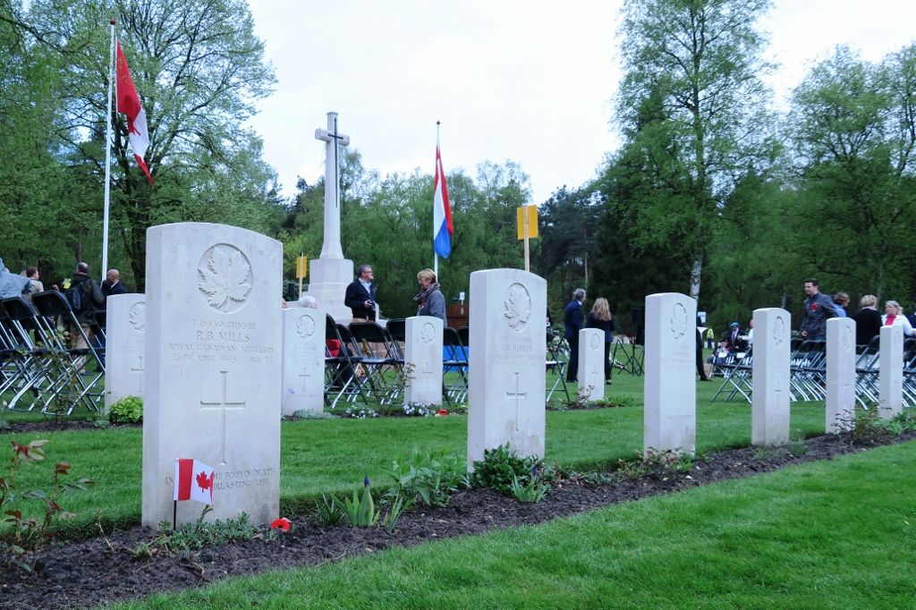 https://mdw-travel-data-us-east-1.s3.amazonaws.com/img/country/Netherlands/Holten-Canadian-War-Cemetery/img_02.jpg