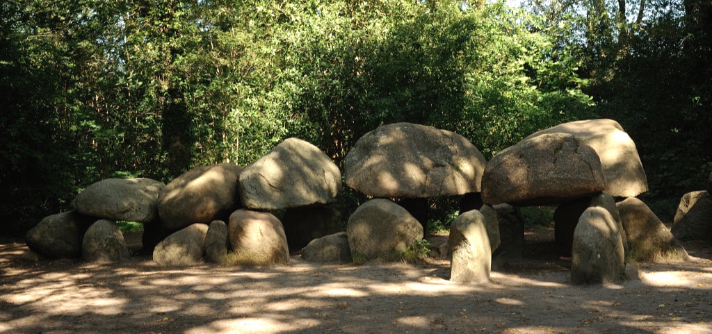 https://mdw-travel-data-us-east-1.s3.amazonaws.com/img/country/Netherlands/Hunebedcentrum-Borger/img_03.jpg