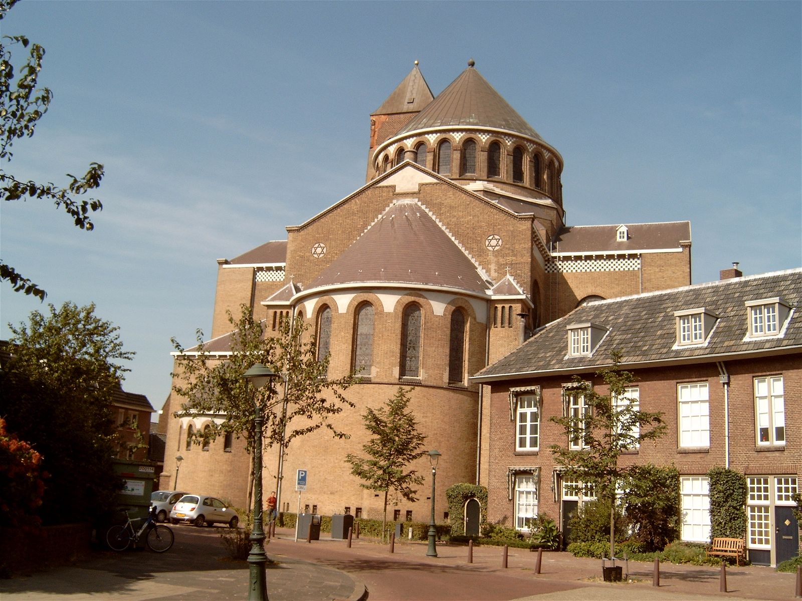 https://mdw-travel-data-us-east-1.s3.amazonaws.com/img/country/Netherlands/Jheronimus-Bosch-Art-Centre/img_03.jpg
