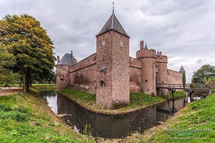 https://mdw-travel-data-us-east-1.s3.amazonaws.com/img/country/Netherlands/Kasteel-Doornenburg/img_02.jpg