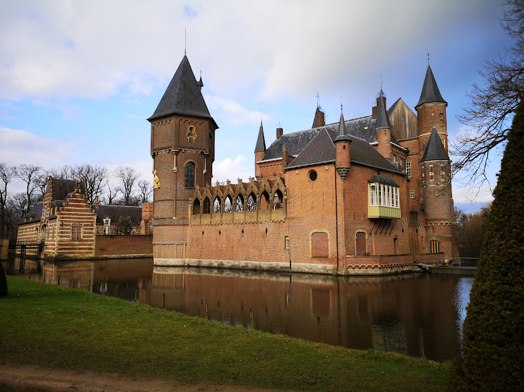 https://mdw-travel-data-us-east-1.s3.amazonaws.com/img/country/Netherlands/Kasteel-Heeswijk/img_03.jpg