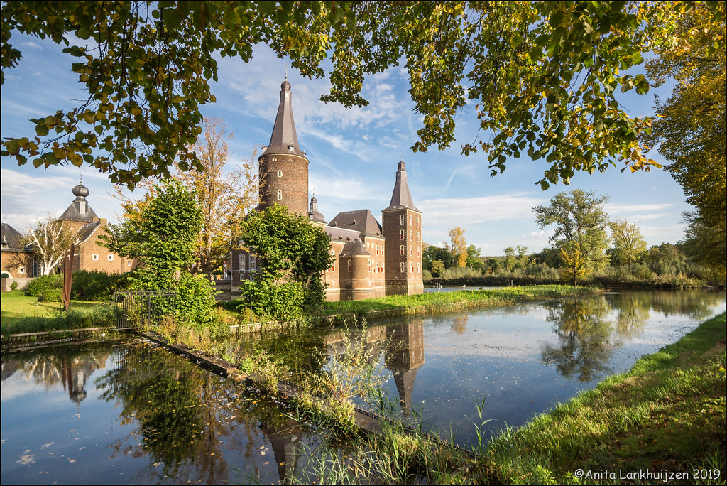 https://mdw-travel-data-us-east-1.s3.amazonaws.com/img/country/Netherlands/Kasteel-Hoensbroek/img_02.jpg