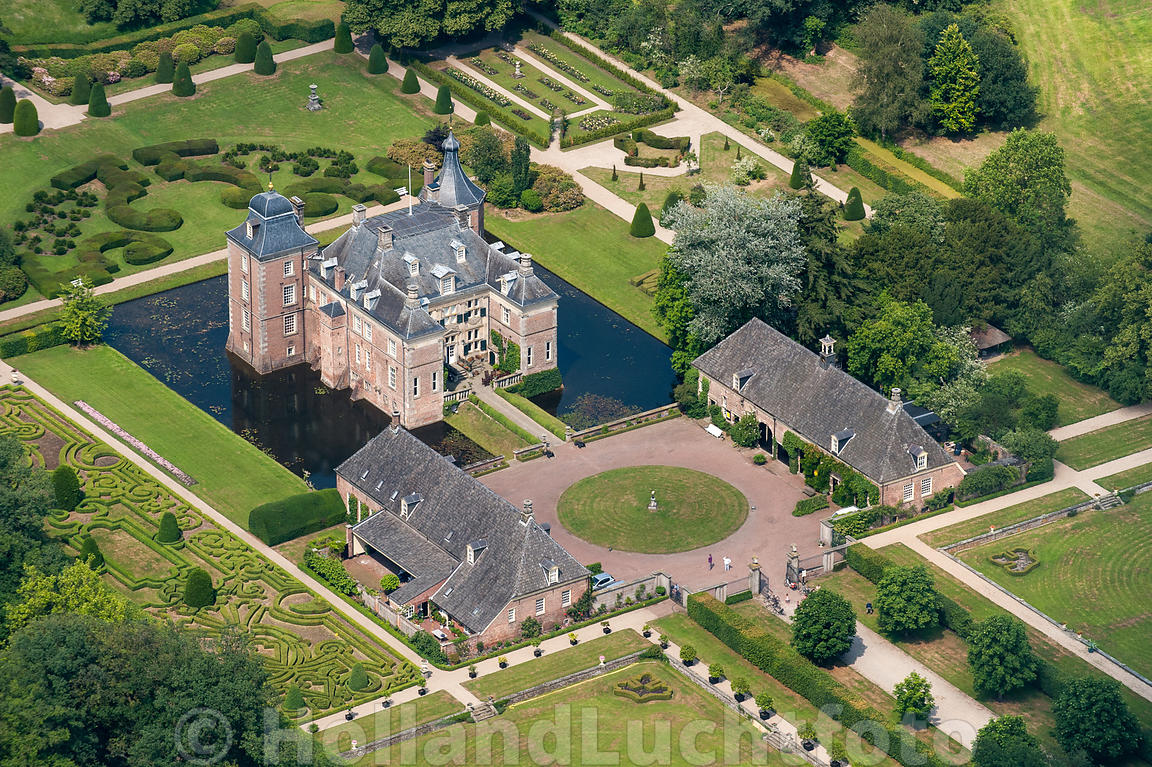 https://mdw-travel-data-us-east-1.s3.amazonaws.com/img/country/Netherlands/Kasteel-Warmelo/img_03.jpg