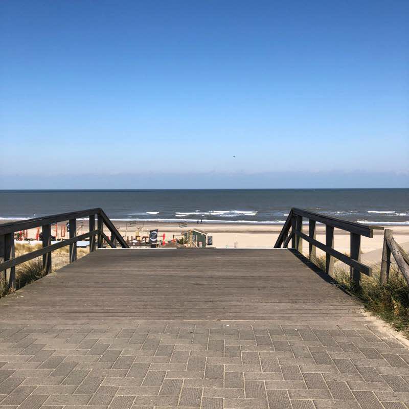 https://mdw-travel-data-us-east-1.s3.amazonaws.com/img/country/Netherlands/Kijkduin-Beach/img_02.jpg