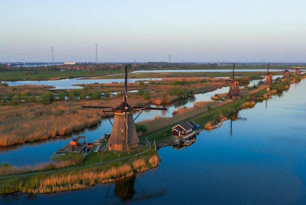 https://mdw-travel-data-us-east-1.s3.amazonaws.com/img/country/Netherlands/Kinderdijk/img_01.jpg