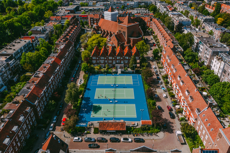 https://mdw-travel-data-us-east-1.s3.amazonaws.com/img/country/Netherlands/Linnaeushof/img_00.jpg