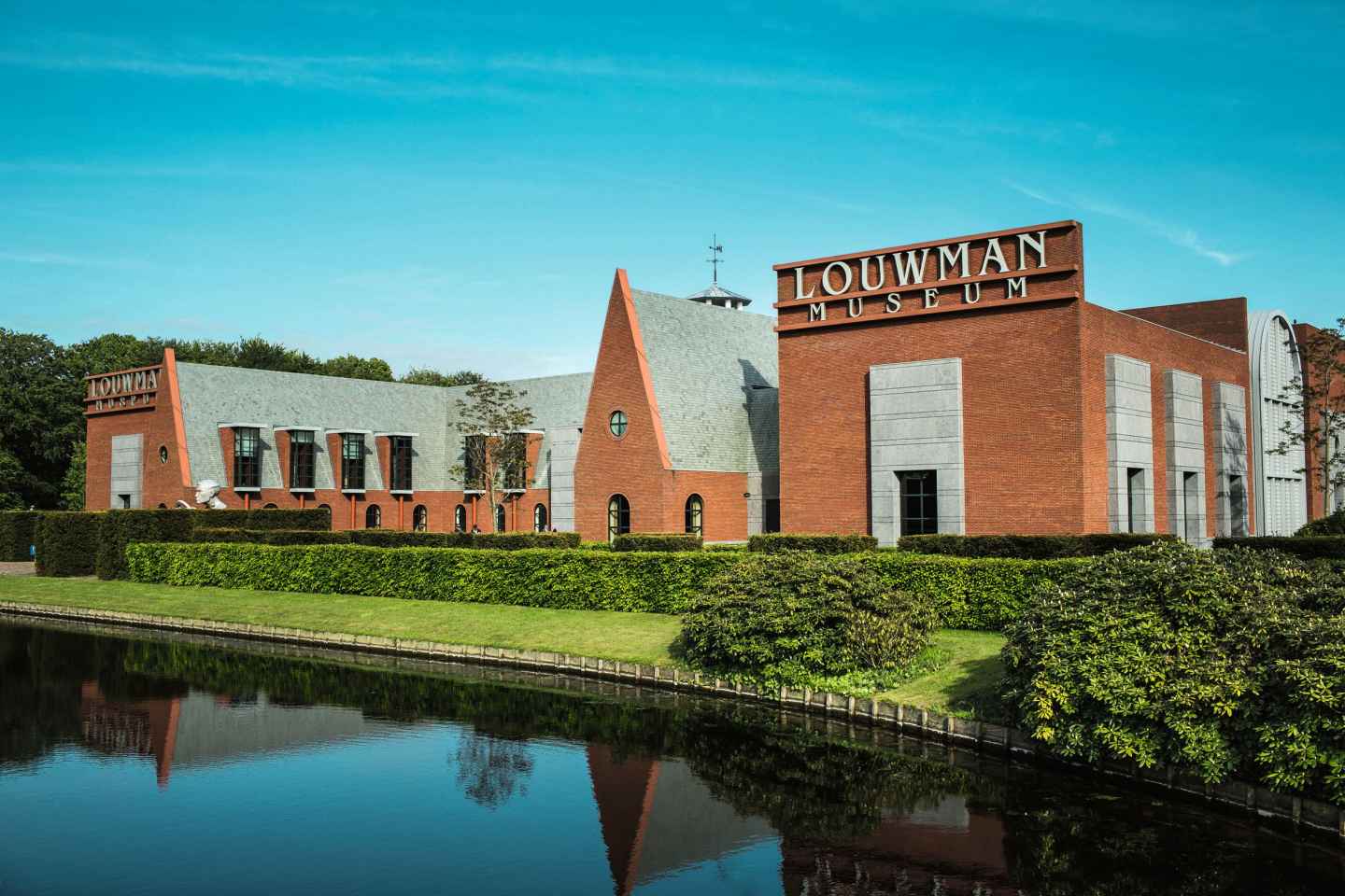 https://mdw-travel-data-us-east-1.s3.amazonaws.com/img/country/Netherlands/Louwman-Museum/img_01.jpg