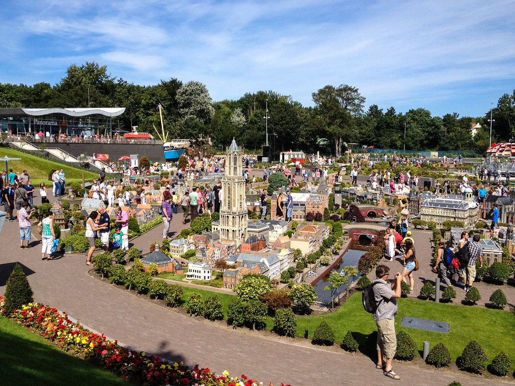 https://mdw-travel-data-us-east-1.s3.amazonaws.com/img/country/Netherlands/Madurodam/img_02.jpg