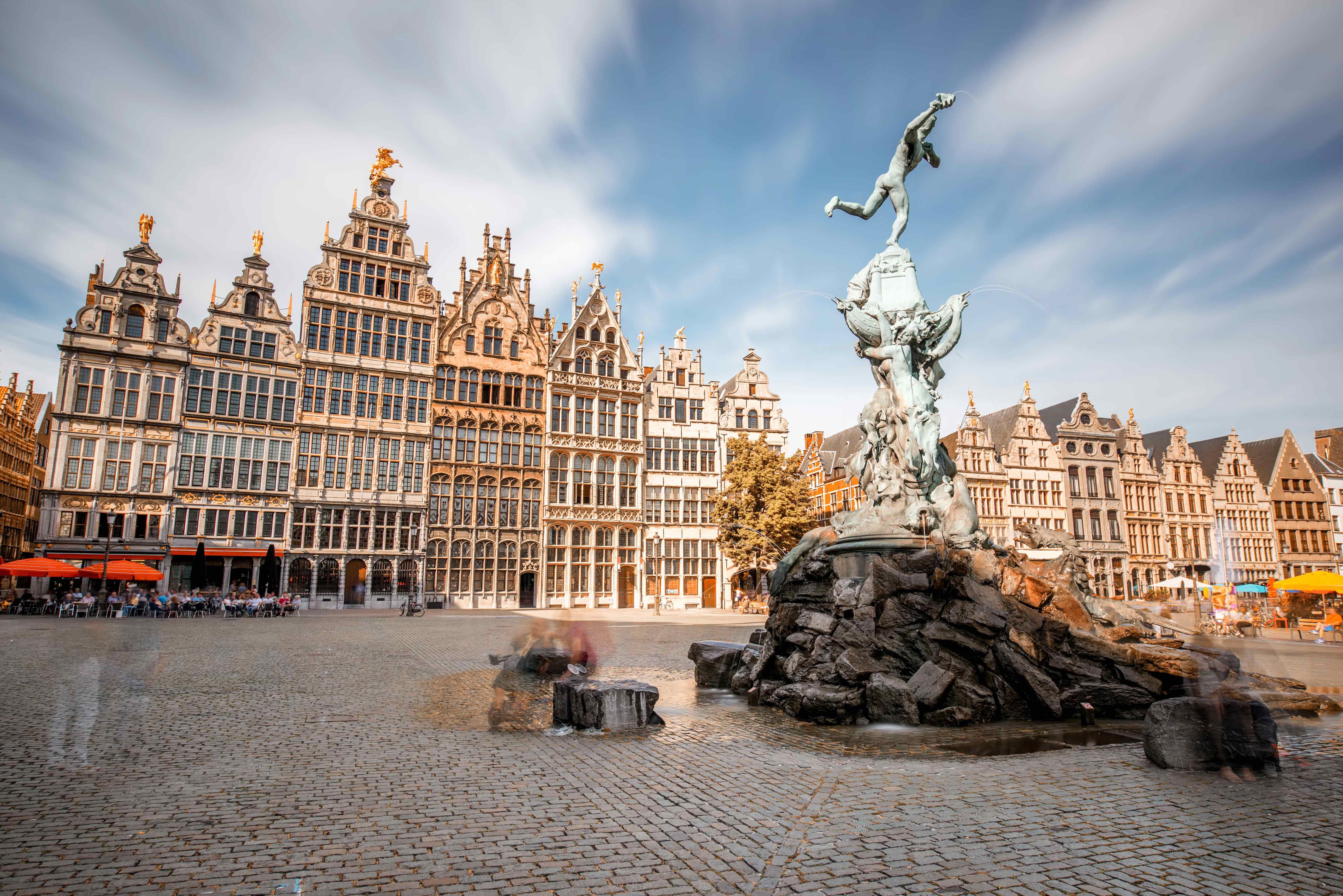 https://mdw-travel-data-us-east-1.s3.amazonaws.com/img/country/Netherlands/Market-Square-Grote-Markt/img_01.jpg