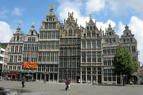 https://mdw-travel-data-us-east-1.s3.amazonaws.com/img/country/Netherlands/Market-Square-Grote-Markt/img_03.jpg