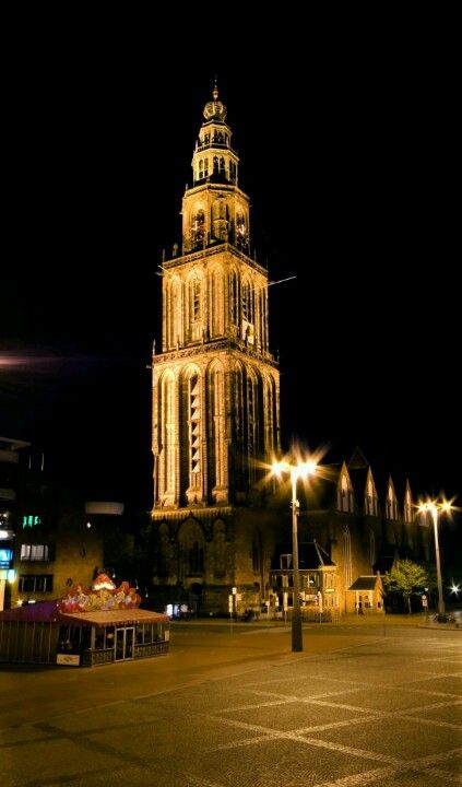 https://mdw-travel-data-us-east-1.s3.amazonaws.com/img/country/Netherlands/Martinitoren/img_02.jpg