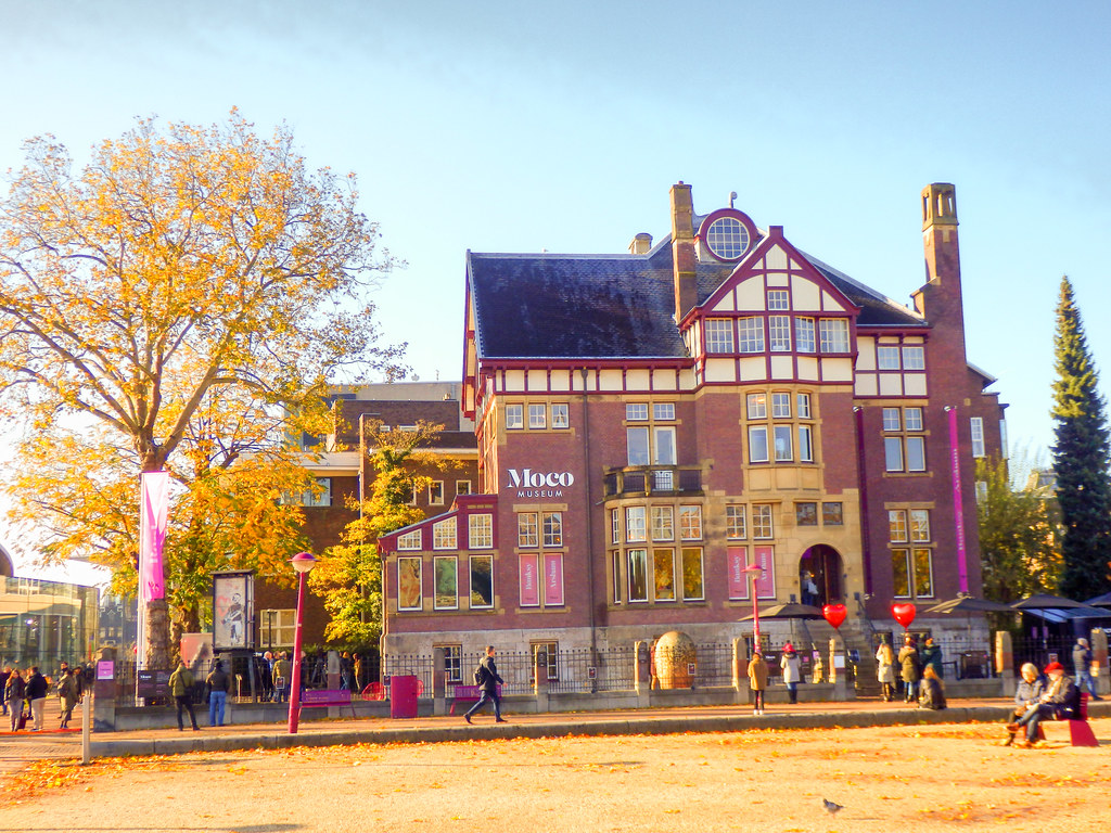 https://mdw-travel-data-us-east-1.s3.amazonaws.com/img/country/Netherlands/Moco-Museum/img_03.jpg