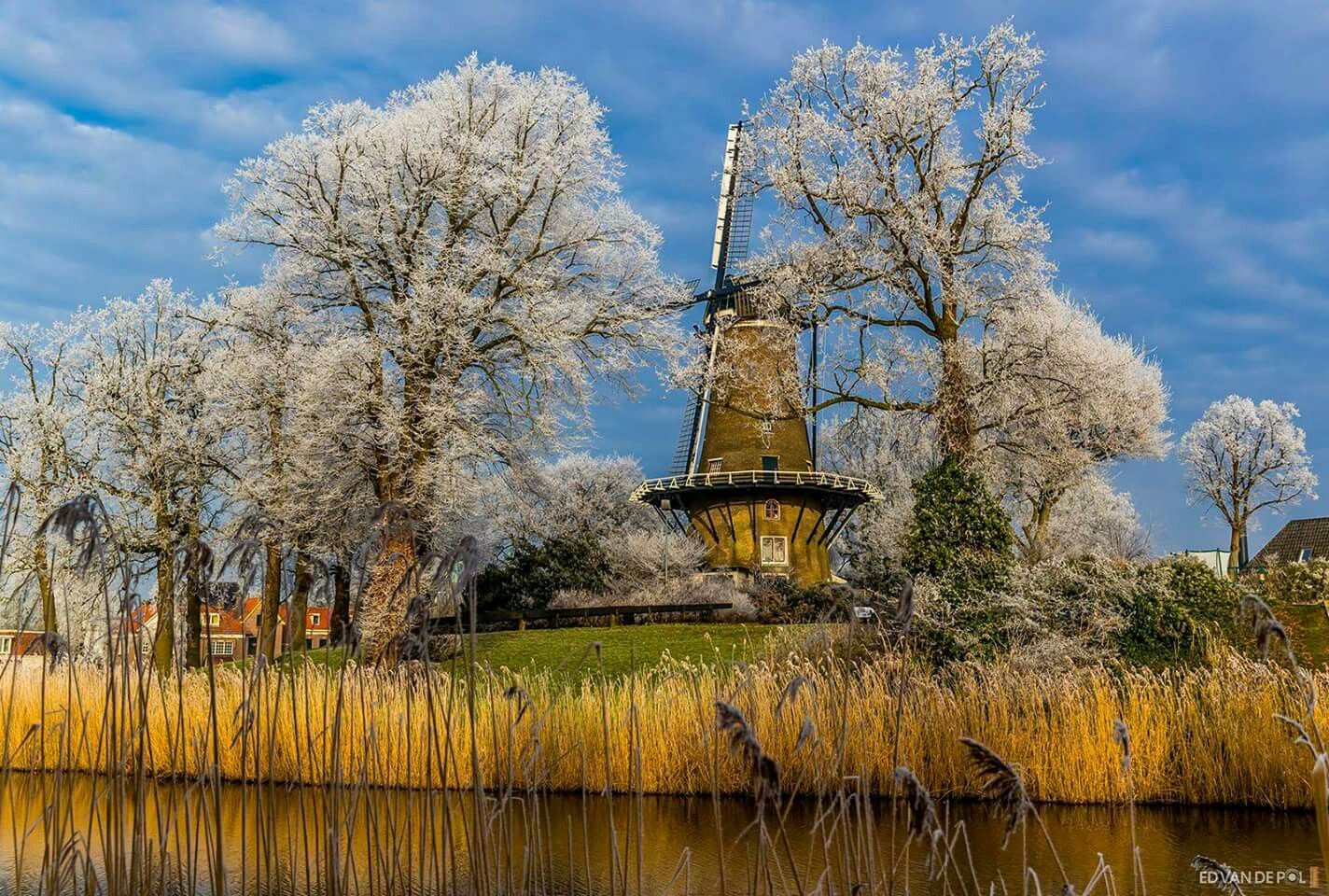 https://mdw-travel-data-us-east-1.s3.amazonaws.com/img/country/Netherlands/Molen-van-Piet/img_03.jpg