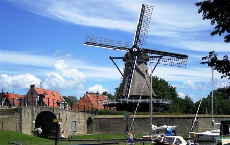 https://mdw-travel-data-us-east-1.s3.amazonaws.com/img/country/Netherlands/Molen-van-Sloten/img_03.jpg