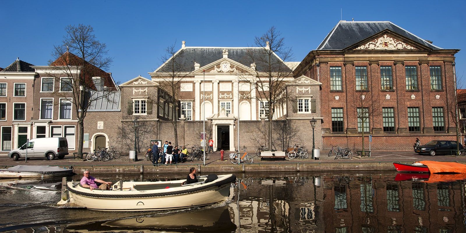 https://mdw-travel-data-us-east-1.s3.amazonaws.com/img/country/Netherlands/Museum-De-Lakenhal/img_02.jpg