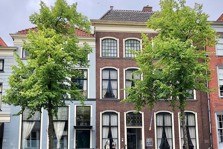 https://mdw-travel-data-us-east-1.s3.amazonaws.com/img/country/Netherlands/Museum-Paul-Tetar-van-Elven/img_03.jpg