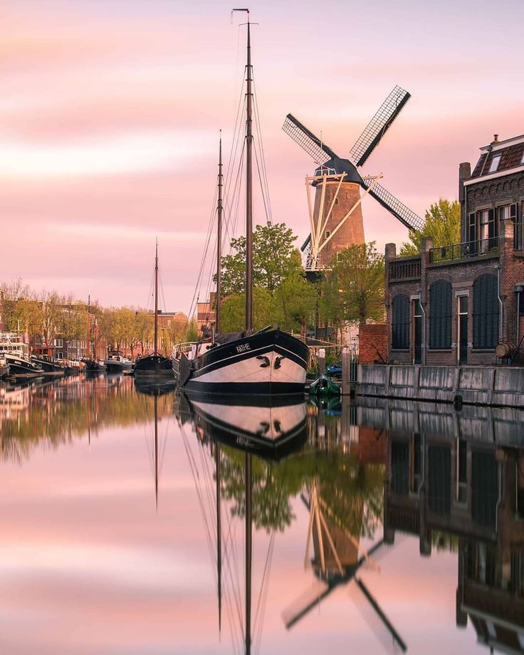 https://mdw-travel-data-us-east-1.s3.amazonaws.com/img/country/Netherlands/Museumhaven-Gouda/img_00.jpg
