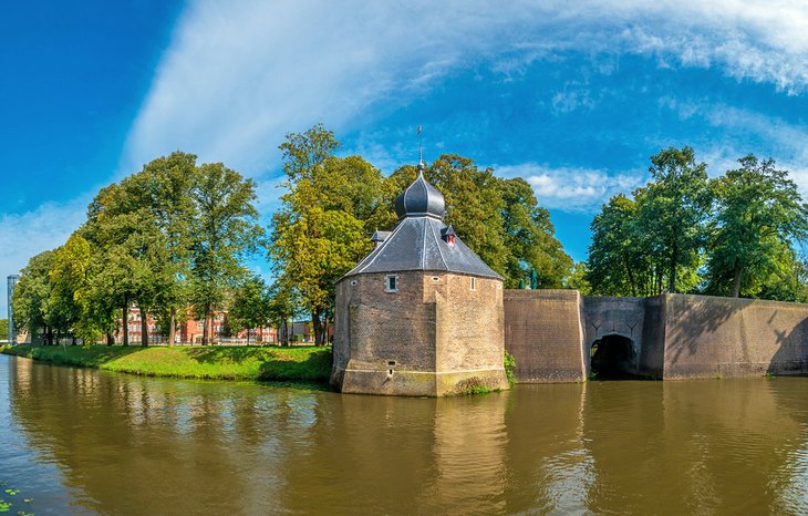 https://mdw-travel-data-us-east-1.s3.amazonaws.com/img/country/Netherlands/NAC-Breda/img_01.jpg