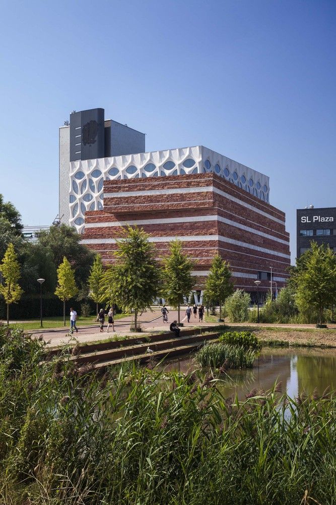 https://mdw-travel-data-us-east-1.s3.amazonaws.com/img/country/Netherlands/Naturalis-Biodiversity-Center/img_00.jpg