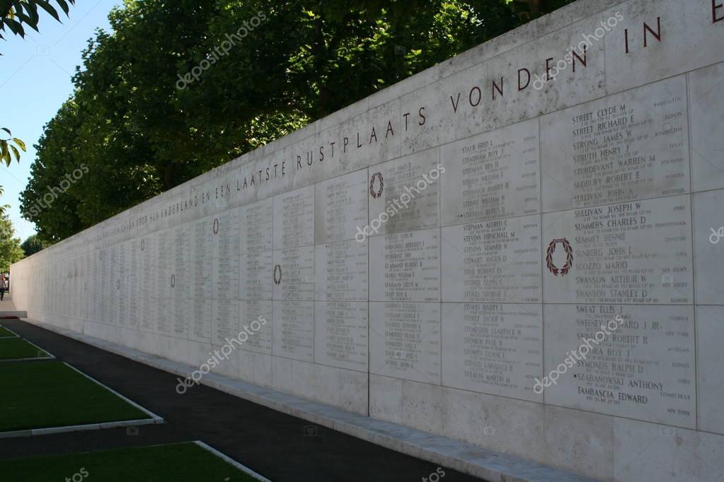 https://mdw-travel-data-us-east-1.s3.amazonaws.com/img/country/Netherlands/Netherlands-American-Cemetery-and-Memorial/img_01.jpg