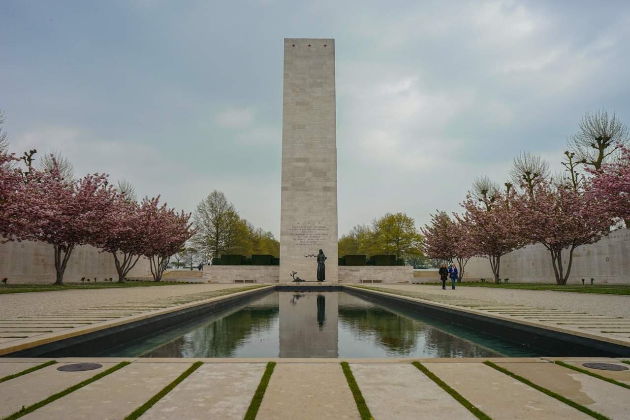https://mdw-travel-data-us-east-1.s3.amazonaws.com/img/country/Netherlands/Netherlands-American-Cemetery-and-Memorial/img_02.jpg