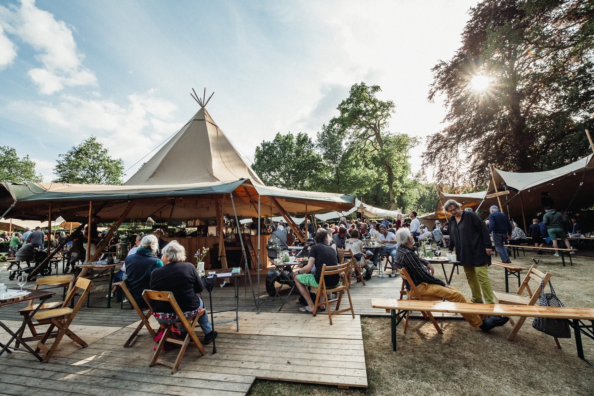 https://mdw-travel-data-us-east-1.s3.amazonaws.com/img/country/Netherlands/Oranjewoud-Festival/img_02.jpg