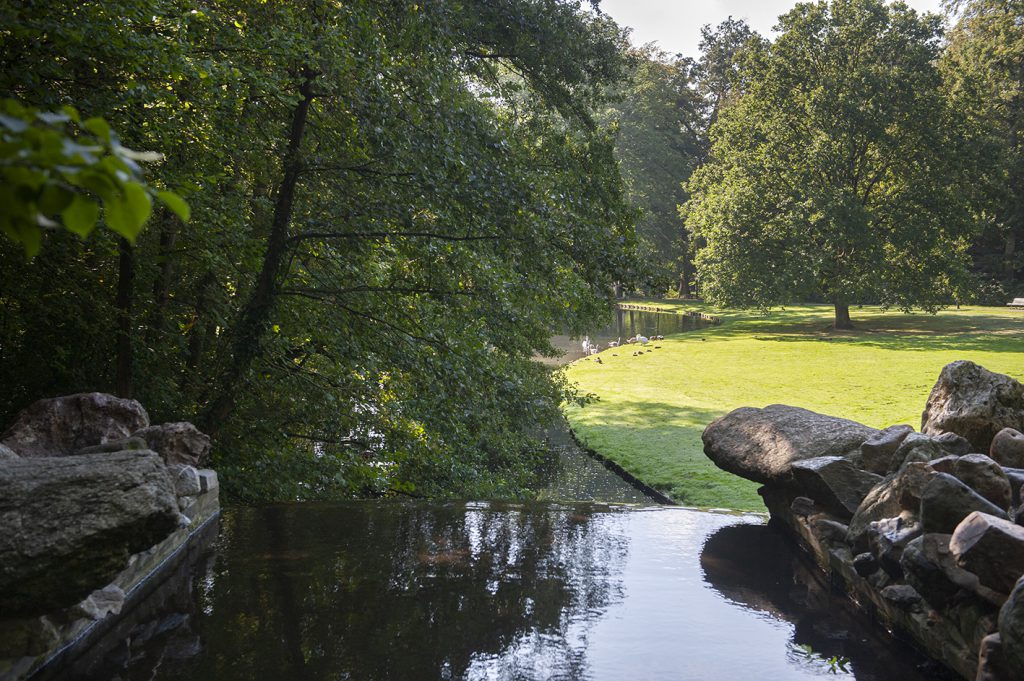 https://mdw-travel-data-us-east-1.s3.amazonaws.com/img/country/Netherlands/Park-Sonsbeek/img_00.jpg