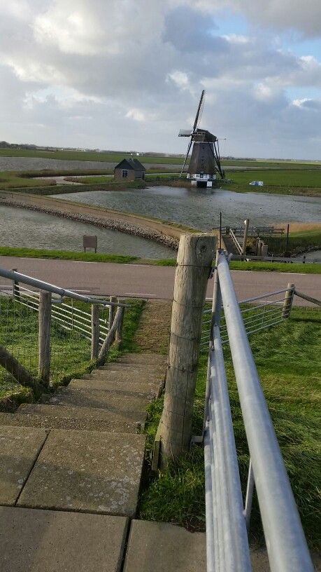 https://mdw-travel-data-us-east-1.s3.amazonaws.com/img/country/Netherlands/Poldermolen/img_01.jpg
