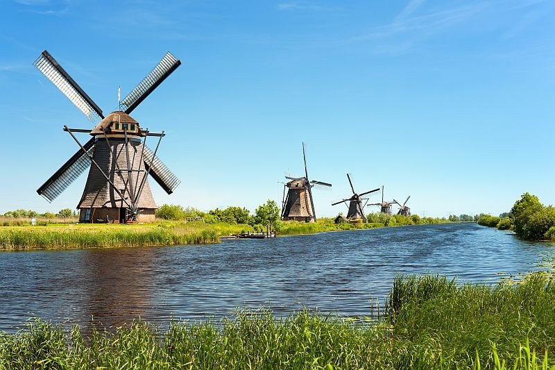 https://mdw-travel-data-us-east-1.s3.amazonaws.com/img/country/Netherlands/Princess-Henrica-Windmill/img_02.jpg