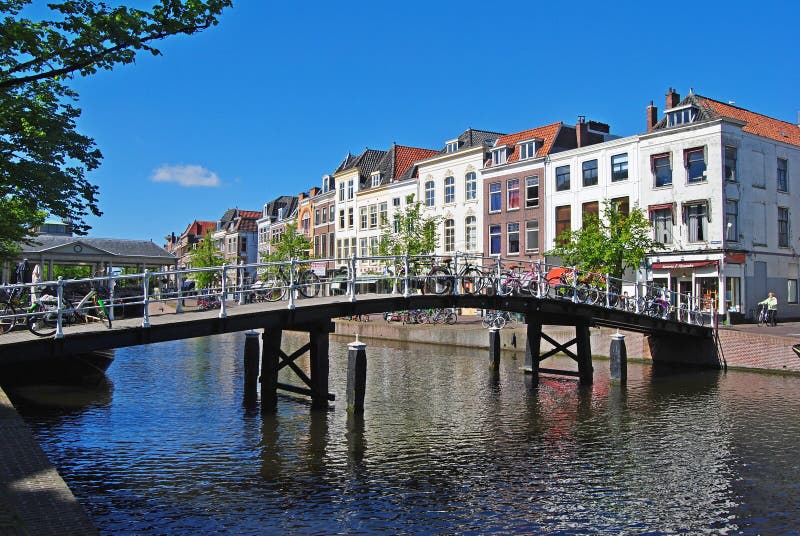 https://mdw-travel-data-us-east-1.s3.amazonaws.com/img/country/Netherlands/Rembrandtbrug/img_03.jpg