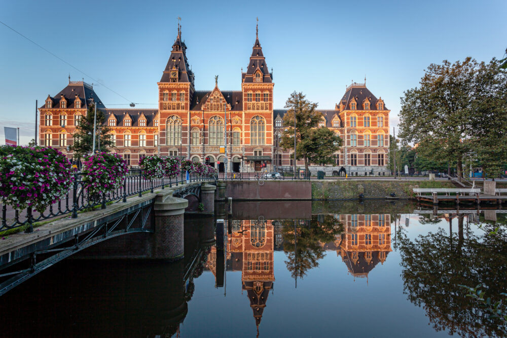https://mdw-travel-data-us-east-1.s3.amazonaws.com/img/country/Netherlands/Rijksmuseum-Twenthe/img_01.jpg