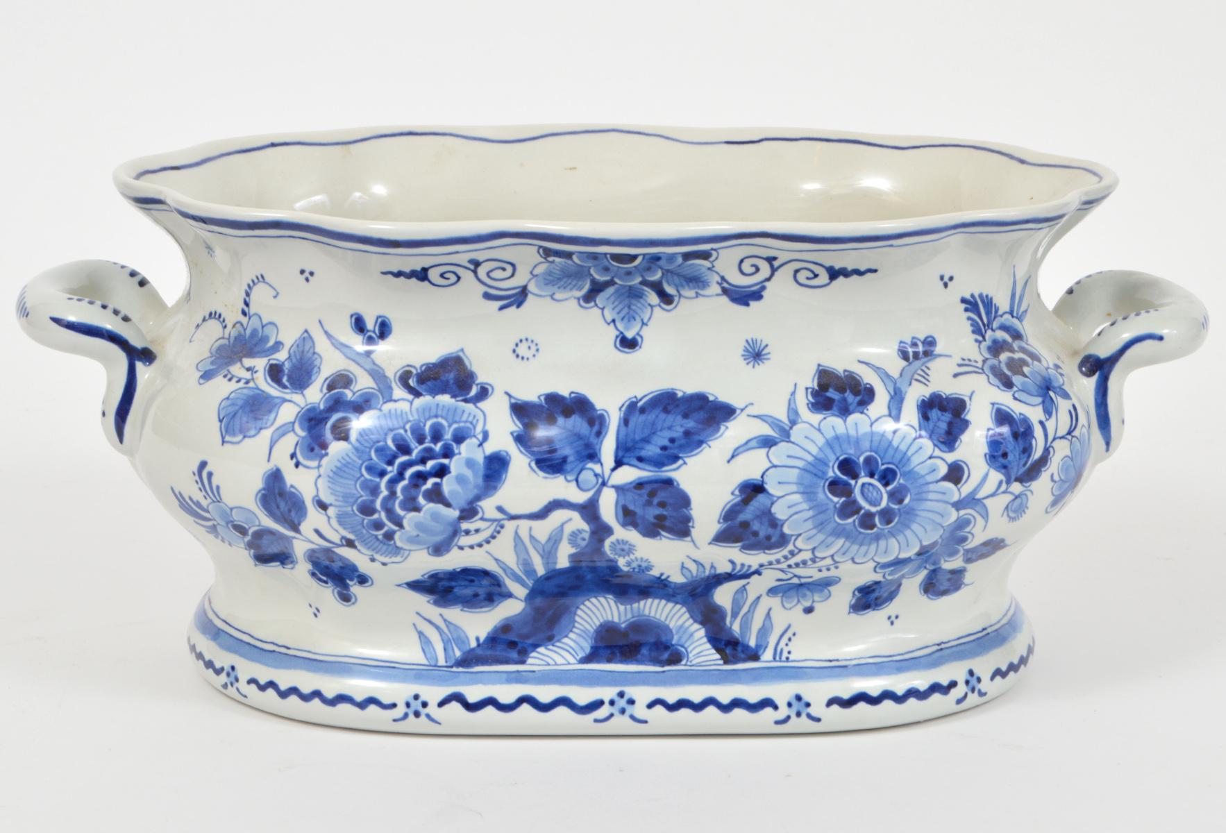 https://mdw-travel-data-us-east-1.s3.amazonaws.com/img/country/Netherlands/Royal-Delft-Koninklijke-Porceleyne-Fles/img_02.jpg