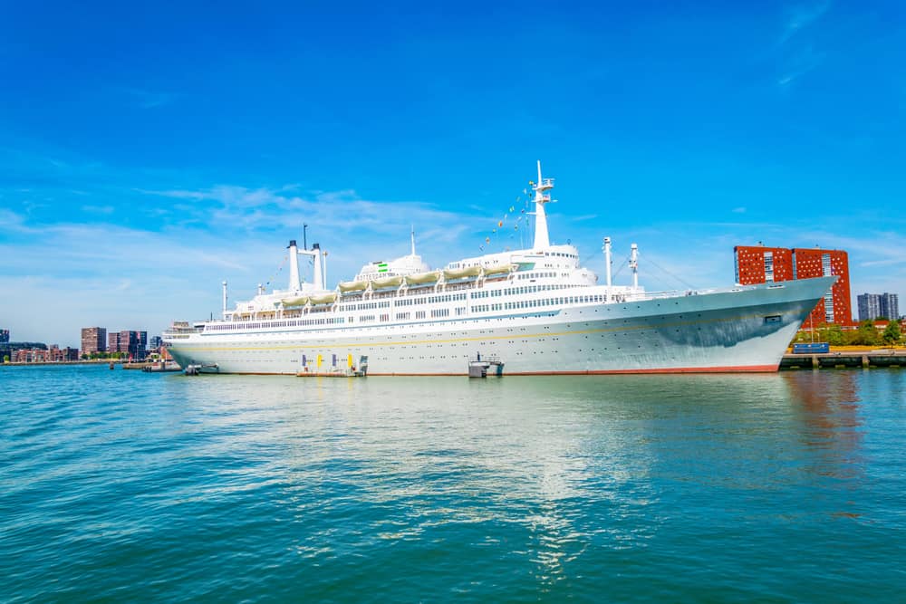 https://mdw-travel-data-us-east-1.s3.amazonaws.com/img/country/Netherlands/SS-Rotterdam/img_01.jpg
