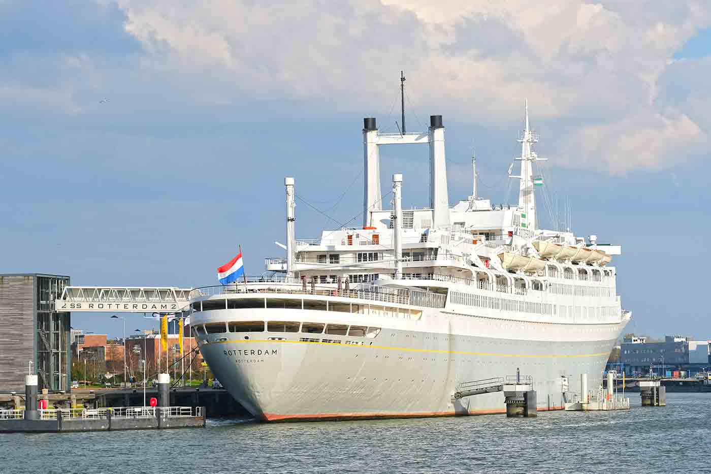 https://mdw-travel-data-us-east-1.s3.amazonaws.com/img/country/Netherlands/SS-Rotterdam/img_03.jpg
