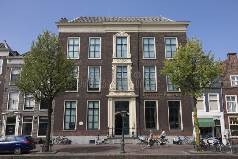 https://mdw-travel-data-us-east-1.s3.amazonaws.com/img/country/Netherlands/SieboldHuis/img_00.jpg