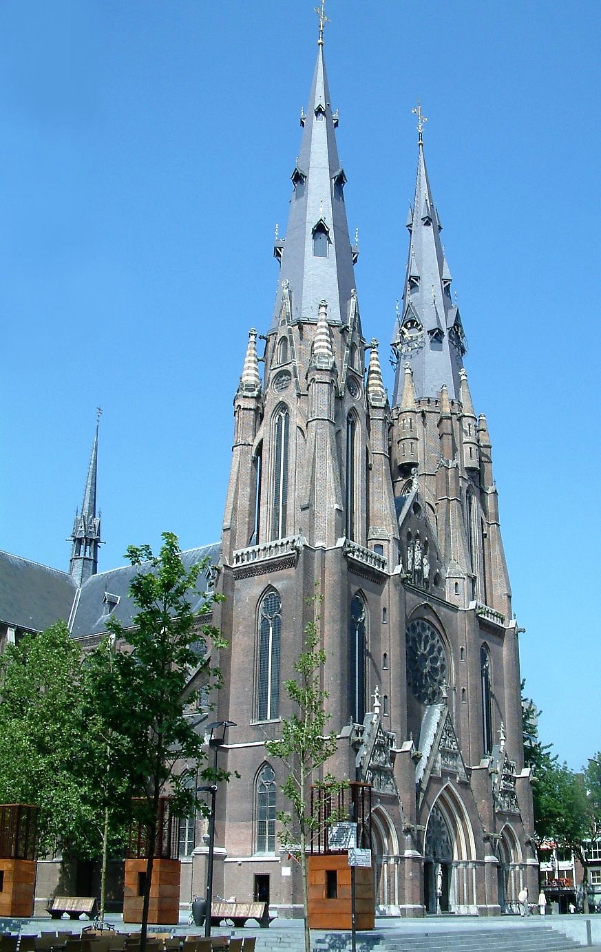 https://mdw-travel-data-us-east-1.s3.amazonaws.com/img/country/Netherlands/Sint-Catharinakerk/img_02.jpg