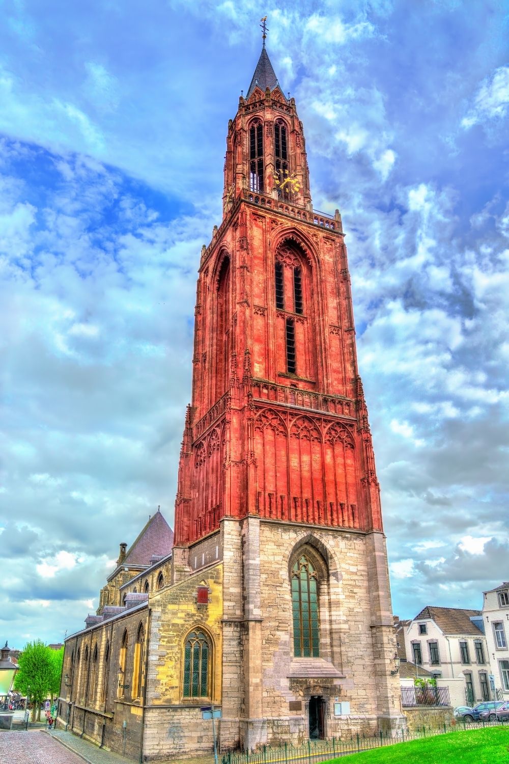 https://mdw-travel-data-us-east-1.s3.amazonaws.com/img/country/Netherlands/Sint-Janskerk/img_00.jpg