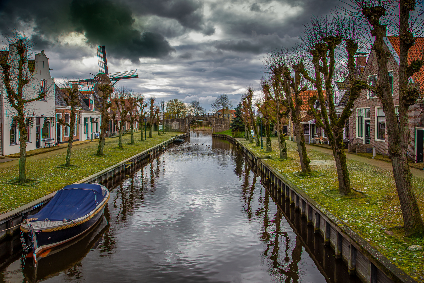 https://mdw-travel-data-us-east-1.s3.amazonaws.com/img/country/Netherlands/Sloten/img_02.jpg