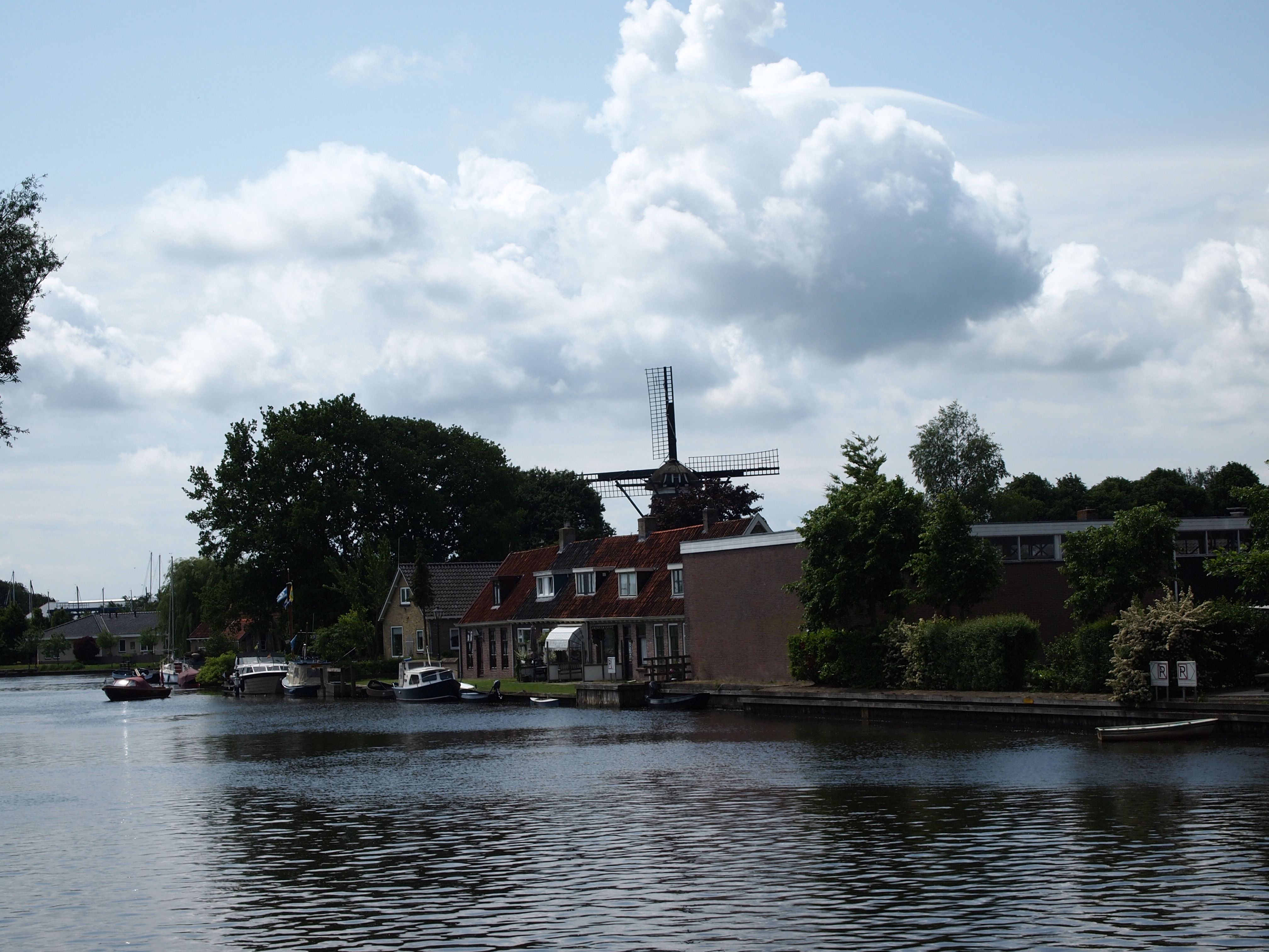 https://mdw-travel-data-us-east-1.s3.amazonaws.com/img/country/Netherlands/Sloten/img_03.jpg