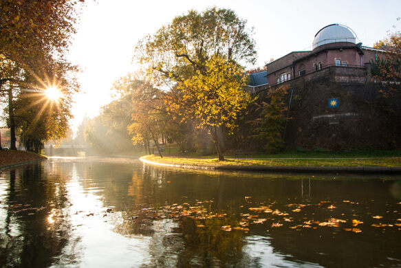 https://mdw-travel-data-us-east-1.s3.amazonaws.com/img/country/Netherlands/Sonnenborgh-Observatory/img_00.jpg