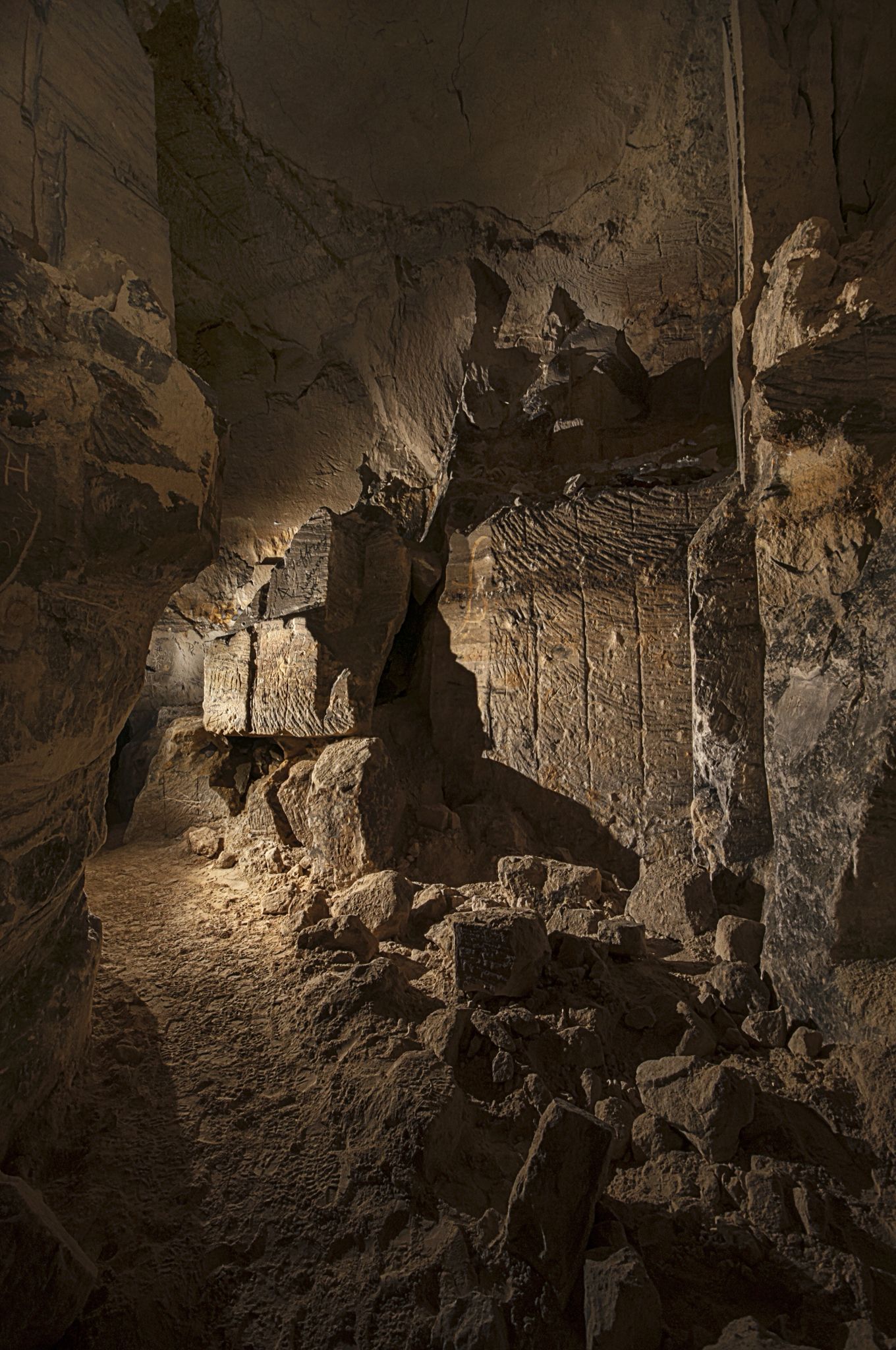 https://mdw-travel-data-us-east-1.s3.amazonaws.com/img/country/Netherlands/St-Pietersberg-Caves/img_01.jpg