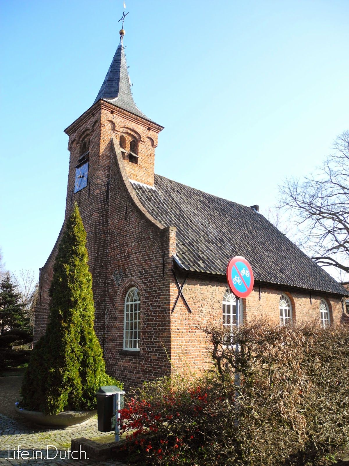 https://mdw-travel-data-us-east-1.s3.amazonaws.com/img/country/Netherlands/Stadsmuseum-Tilburg/img_00.jpg
