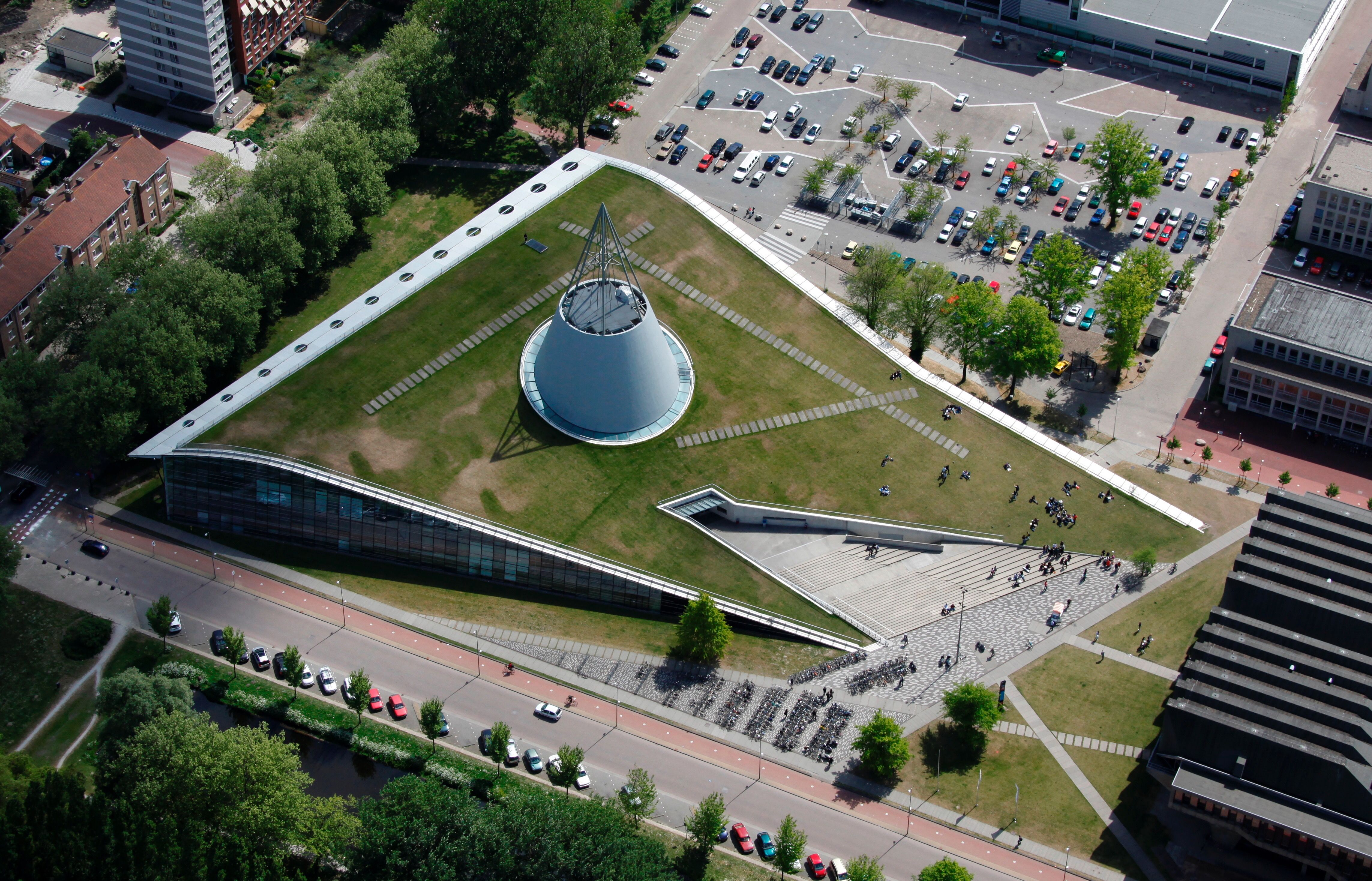 https://mdw-travel-data-us-east-1.s3.amazonaws.com/img/country/Netherlands/TU-Delft-Library/img_01.jpg